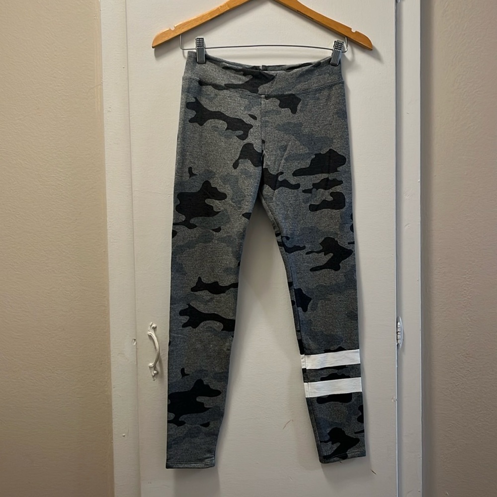 Sundry leggings